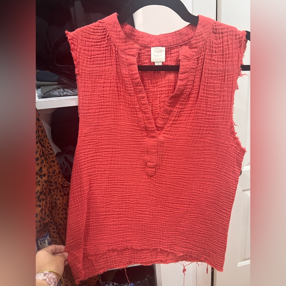 Chic Red Sleeveless Blouse